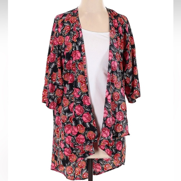 LuLaRoe Lindsay Open Front Floral Kimono Cardigan High Low Black Roses Size S - Picture 1 of 6